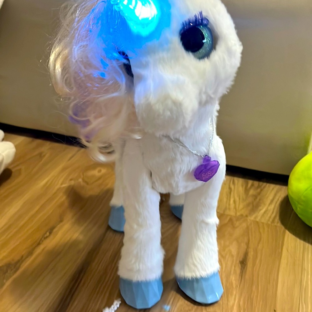 Magical unicorn Lily fur real friends